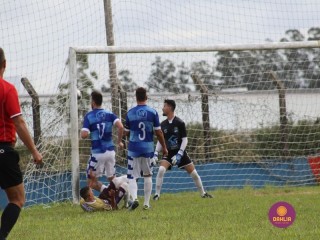 
<a style='margin-left: 5px;' class='btn btn-xs btn-social btn-facebook' href='https://www.facebook.com/sharer/sharer.php?u=https://www.boladovale.com.br/imgs/800-800-90/conteudo/fotos/1546/393.jpg' rel='popup' data-width='500' data-height='400'><i class='fa fa-facebook'></i>Compartilhar <span class='hidden-xs'>no Facebook</span>
</a> 
<a class='btn btn-default btn-xs' target='_blank' href='imgs/800-800-90/conteudo/fotos/1546/393.jpg'>
<span class='glyphicon glyphicon-cloud-download'></span> Salvar
</a> 
<span></span>