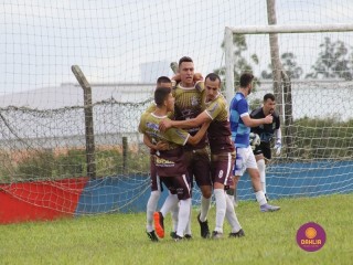 
<a style='margin-left: 5px;' class='btn btn-xs btn-social btn-facebook' href='https://www.facebook.com/sharer/sharer.php?u=https://www.boladovale.com.br/imgs/800-800-90/conteudo/fotos/1546/399.jpg' rel='popup' data-width='500' data-height='400'><i class='fa fa-facebook'></i>Compartilhar <span class='hidden-xs'>no Facebook</span>
</a> 
<a class='btn btn-default btn-xs' target='_blank' href='imgs/800-800-90/conteudo/fotos/1546/399.jpg'>
<span class='glyphicon glyphicon-cloud-download'></span> Salvar
</a> 
<span></span>