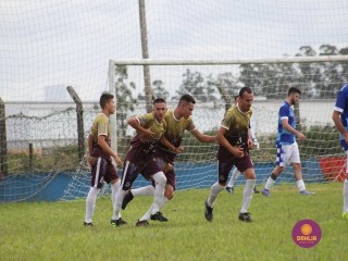 
<a style='margin-left: 5px;' class='btn btn-xs btn-social btn-facebook' href='https://www.facebook.com/sharer/sharer.php?u=https://www.boladovale.com.br/imgs/800-800-90/conteudo/fotos/1546/403.jpg' rel='popup' data-width='500' data-height='400'><i class='fa fa-facebook'></i>Compartilhar <span class='hidden-xs'>no Facebook</span>
</a> 
<a class='btn btn-default btn-xs' target='_blank' href='imgs/800-800-90/conteudo/fotos/1546/403.jpg'>
<span class='glyphicon glyphicon-cloud-download'></span> Salvar
</a> 
<span></span>