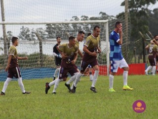 
<a style='margin-left: 5px;' class='btn btn-xs btn-social btn-facebook' href='https://www.facebook.com/sharer/sharer.php?u=https://www.boladovale.com.br/imgs/800-800-90/conteudo/fotos/1546/404.jpg' rel='popup' data-width='500' data-height='400'><i class='fa fa-facebook'></i>Compartilhar <span class='hidden-xs'>no Facebook</span>
</a> 
<a class='btn btn-default btn-xs' target='_blank' href='imgs/800-800-90/conteudo/fotos/1546/404.jpg'>
<span class='glyphicon glyphicon-cloud-download'></span> Salvar
</a> 
<span></span>