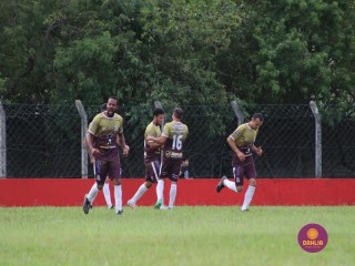 
<a style='margin-left: 5px;' class='btn btn-xs btn-social btn-facebook' href='https://www.facebook.com/sharer/sharer.php?u=https://www.boladovale.com.br/imgs/800-800-90/conteudo/fotos/1546/443.jpg' rel='popup' data-width='500' data-height='400'><i class='fa fa-facebook'></i>Compartilhar <span class='hidden-xs'>no Facebook</span>
</a> 
<a class='btn btn-default btn-xs' target='_blank' href='imgs/800-800-90/conteudo/fotos/1546/443.jpg'>
<span class='glyphicon glyphicon-cloud-download'></span> Salvar
</a> 
<span></span>