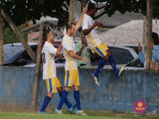 
<a style='margin-left: 5px;' class='btn btn-xs btn-social btn-facebook' href='https://www.facebook.com/sharer/sharer.php?u=https://www.boladovale.com.br/imgs/800-800-90/conteudo/fotos/1547/483.jpg' rel='popup' data-width='500' data-height='400'><i class='fa fa-facebook'></i>Compartilhar <span class='hidden-xs'>no Facebook</span>
</a> 
<a class='btn btn-default btn-xs' target='_blank' href='imgs/800-800-90/conteudo/fotos/1547/483.jpg'>
<span class='glyphicon glyphicon-cloud-download'></span> Salvar
</a> 
<span></span>
