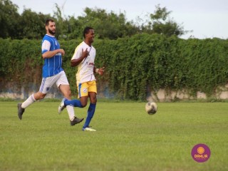 
<a style='margin-left: 5px;' class='btn btn-xs btn-social btn-facebook' href='https://www.facebook.com/sharer/sharer.php?u=https://www.boladovale.com.br/imgs/800-800-90/conteudo/fotos/1547/505.jpg' rel='popup' data-width='500' data-height='400'><i class='fa fa-facebook'></i>Compartilhar <span class='hidden-xs'>no Facebook</span>
</a> 
<a class='btn btn-default btn-xs' target='_blank' href='imgs/800-800-90/conteudo/fotos/1547/505.jpg'>
<span class='glyphicon glyphicon-cloud-download'></span> Salvar
</a> 
<span></span>