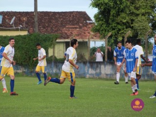 
<a style='margin-left: 5px;' class='btn btn-xs btn-social btn-facebook' href='https://www.facebook.com/sharer/sharer.php?u=https://www.boladovale.com.br/imgs/800-800-90/conteudo/fotos/1547/540.jpg' rel='popup' data-width='500' data-height='400'><i class='fa fa-facebook'></i>Compartilhar <span class='hidden-xs'>no Facebook</span>
</a> 
<a class='btn btn-default btn-xs' target='_blank' href='imgs/800-800-90/conteudo/fotos/1547/540.jpg'>
<span class='glyphicon glyphicon-cloud-download'></span> Salvar
</a> 
<span></span>