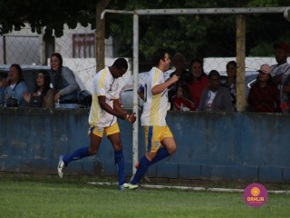 
<a style='margin-left: 5px;' class='btn btn-xs btn-social btn-facebook' href='https://www.facebook.com/sharer/sharer.php?u=https://www.boladovale.com.br/imgs/800-800-90/conteudo/fotos/1547/547.jpg' rel='popup' data-width='500' data-height='400'><i class='fa fa-facebook'></i>Compartilhar <span class='hidden-xs'>no Facebook</span>
</a> 
<a class='btn btn-default btn-xs' target='_blank' href='imgs/800-800-90/conteudo/fotos/1547/547.jpg'>
<span class='glyphicon glyphicon-cloud-download'></span> Salvar
</a> 
<span></span>