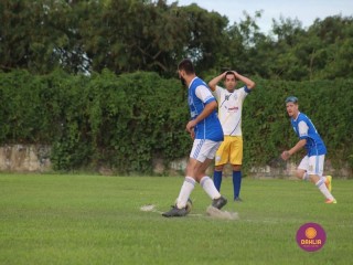 
<a style='margin-left: 5px;' class='btn btn-xs btn-social btn-facebook' href='https://www.facebook.com/sharer/sharer.php?u=https://www.boladovale.com.br/imgs/800-800-90/conteudo/fotos/1547/568.jpg' rel='popup' data-width='500' data-height='400'><i class='fa fa-facebook'></i>Compartilhar <span class='hidden-xs'>no Facebook</span>
</a> 
<a class='btn btn-default btn-xs' target='_blank' href='imgs/800-800-90/conteudo/fotos/1547/568.jpg'>
<span class='glyphicon glyphicon-cloud-download'></span> Salvar
</a> 
<span></span>
