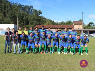 
<a style='margin-left: 5px;' class='btn btn-xs btn-social btn-facebook' href='https://www.facebook.com/sharer/sharer.php?u=https://www.boladovale.com.br/imgs/800-800-90/conteudo/fotos/1548/img7473.jpg' rel='popup' data-width='500' data-height='400'><i class='fa fa-facebook'></i>Compartilhar <span class='hidden-xs'>no Facebook</span>
</a> 
<a class='btn btn-default btn-xs' target='_blank' href='imgs/800-800-90/conteudo/fotos/1548/img7473.jpg'>
<span class='glyphicon glyphicon-cloud-download'></span> Salvar
</a> 
<span></span>