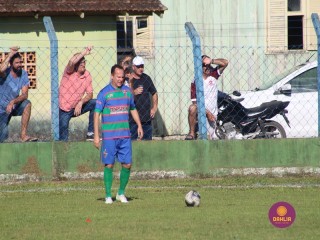 
<a style='margin-left: 5px;' class='btn btn-xs btn-social btn-facebook' href='https://www.facebook.com/sharer/sharer.php?u=https://www.boladovale.com.br/imgs/800-800-90/conteudo/fotos/1548/img7514.jpg' rel='popup' data-width='500' data-height='400'><i class='fa fa-facebook'></i>Compartilhar <span class='hidden-xs'>no Facebook</span>
</a> 
<a class='btn btn-default btn-xs' target='_blank' href='imgs/800-800-90/conteudo/fotos/1548/img7514.jpg'>
<span class='glyphicon glyphicon-cloud-download'></span> Salvar
</a> 
<span></span>