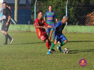 
<a style='margin-left: 5px;' class='btn btn-xs btn-social btn-facebook' href='https://www.facebook.com/sharer/sharer.php?u=https://www.boladovale.com.br/imgs/800-800-90/conteudo/fotos/1548/img7641.jpg' rel='popup' data-width='500' data-height='400'><i class='fa fa-facebook'></i>Compartilhar <span class='hidden-xs'>no Facebook</span>
</a> 
<a class='btn btn-default btn-xs' target='_blank' href='imgs/800-800-90/conteudo/fotos/1548/img7641.jpg'>
<span class='glyphicon glyphicon-cloud-download'></span> Salvar
</a> 
<span></span>