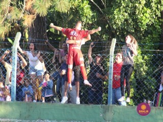 
<a style='margin-left: 5px;' class='btn btn-xs btn-social btn-facebook' href='https://www.facebook.com/sharer/sharer.php?u=https://www.boladovale.com.br/imgs/800-800-90/conteudo/fotos/1548/img7696.jpg' rel='popup' data-width='500' data-height='400'><i class='fa fa-facebook'></i>Compartilhar <span class='hidden-xs'>no Facebook</span>
</a> 
<a class='btn btn-default btn-xs' target='_blank' href='imgs/800-800-90/conteudo/fotos/1548/img7696.jpg'>
<span class='glyphicon glyphicon-cloud-download'></span> Salvar
</a> 
<span></span>