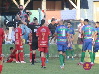 
<a style='margin-left: 5px;' class='btn btn-xs btn-social btn-facebook' href='https://www.facebook.com/sharer/sharer.php?u=https://www.boladovale.com.br/imgs/800-800-90/conteudo/fotos/1548/img7714.jpg' rel='popup' data-width='500' data-height='400'><i class='fa fa-facebook'></i>Compartilhar <span class='hidden-xs'>no Facebook</span>
</a> 
<a class='btn btn-default btn-xs' target='_blank' href='imgs/800-800-90/conteudo/fotos/1548/img7714.jpg'>
<span class='glyphicon glyphicon-cloud-download'></span> Salvar
</a> 
<span></span>