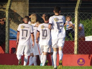 
<a style='margin-left: 5px;' class='btn btn-xs btn-social btn-facebook' href='https://www.facebook.com/sharer/sharer.php?u=https://www.boladovale.com.br/imgs/800-800-90/conteudo/fotos/1549/dsc02121.jpg' rel='popup' data-width='500' data-height='400'><i class='fa fa-facebook'></i>Compartilhar <span class='hidden-xs'>no Facebook</span>
</a> 
<a class='btn btn-default btn-xs' target='_blank' href='imgs/800-800-90/conteudo/fotos/1549/dsc02121.jpg'>
<span class='glyphicon glyphicon-cloud-download'></span> Salvar
</a> 
<span></span>