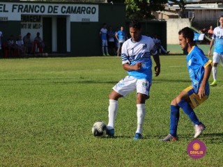 
<a style='margin-left: 5px;' class='btn btn-xs btn-social btn-facebook' href='https://www.facebook.com/sharer/sharer.php?u=https://www.boladovale.com.br/imgs/800-800-90/conteudo/fotos/1551/img0938.jpg' rel='popup' data-width='500' data-height='400'><i class='fa fa-facebook'></i>Compartilhar <span class='hidden-xs'>no Facebook</span>
</a> 
<a class='btn btn-default btn-xs' target='_blank' href='imgs/800-800-90/conteudo/fotos/1551/img0938.jpg'>
<span class='glyphicon glyphicon-cloud-download'></span> Salvar
</a> 
<span></span>