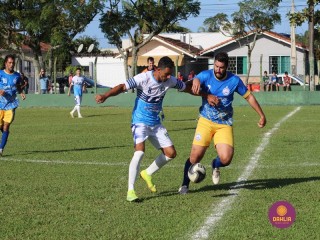 
<a style='margin-left: 5px;' class='btn btn-xs btn-social btn-facebook' href='https://www.facebook.com/sharer/sharer.php?u=https://www.boladovale.com.br/imgs/800-800-90/conteudo/fotos/1551/img0953.jpg' rel='popup' data-width='500' data-height='400'><i class='fa fa-facebook'></i>Compartilhar <span class='hidden-xs'>no Facebook</span>
</a> 
<a class='btn btn-default btn-xs' target='_blank' href='imgs/800-800-90/conteudo/fotos/1551/img0953.jpg'>
<span class='glyphicon glyphicon-cloud-download'></span> Salvar
</a> 
<span></span>