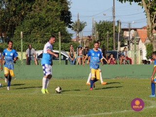 
<a style='margin-left: 5px;' class='btn btn-xs btn-social btn-facebook' href='https://www.facebook.com/sharer/sharer.php?u=https://www.boladovale.com.br/imgs/800-800-90/conteudo/fotos/1551/img1007.jpg' rel='popup' data-width='500' data-height='400'><i class='fa fa-facebook'></i>Compartilhar <span class='hidden-xs'>no Facebook</span>
</a> 
<a class='btn btn-default btn-xs' target='_blank' href='imgs/800-800-90/conteudo/fotos/1551/img1007.jpg'>
<span class='glyphicon glyphicon-cloud-download'></span> Salvar
</a> 
<span></span>