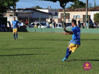 
<a style='margin-left: 5px;' class='btn btn-xs btn-social btn-facebook' href='https://www.facebook.com/sharer/sharer.php?u=https://www.boladovale.com.br/imgs/800-800-90/conteudo/fotos/1551/img1016.jpg' rel='popup' data-width='500' data-height='400'><i class='fa fa-facebook'></i>Compartilhar <span class='hidden-xs'>no Facebook</span>
</a> 
<a class='btn btn-default btn-xs' target='_blank' href='imgs/800-800-90/conteudo/fotos/1551/img1016.jpg'>
<span class='glyphicon glyphicon-cloud-download'></span> Salvar
</a> 
<span></span>