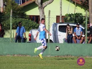
<a style='margin-left: 5px;' class='btn btn-xs btn-social btn-facebook' href='https://www.facebook.com/sharer/sharer.php?u=https://www.boladovale.com.br/imgs/800-800-90/conteudo/fotos/1551/img1025.jpg' rel='popup' data-width='500' data-height='400'><i class='fa fa-facebook'></i>Compartilhar <span class='hidden-xs'>no Facebook</span>
</a> 
<a class='btn btn-default btn-xs' target='_blank' href='imgs/800-800-90/conteudo/fotos/1551/img1025.jpg'>
<span class='glyphicon glyphicon-cloud-download'></span> Salvar
</a> 
<span></span>