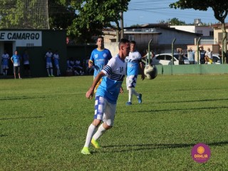 
<a style='margin-left: 5px;' class='btn btn-xs btn-social btn-facebook' href='https://www.facebook.com/sharer/sharer.php?u=https://www.boladovale.com.br/imgs/800-800-90/conteudo/fotos/1551/img1038.jpg' rel='popup' data-width='500' data-height='400'><i class='fa fa-facebook'></i>Compartilhar <span class='hidden-xs'>no Facebook</span>
</a> 
<a class='btn btn-default btn-xs' target='_blank' href='imgs/800-800-90/conteudo/fotos/1551/img1038.jpg'>
<span class='glyphicon glyphicon-cloud-download'></span> Salvar
</a> 
<span></span>