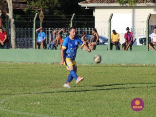 
<a style='margin-left: 5px;' class='btn btn-xs btn-social btn-facebook' href='https://www.facebook.com/sharer/sharer.php?u=https://www.boladovale.com.br/imgs/800-800-90/conteudo/fotos/1551/img1061.jpg' rel='popup' data-width='500' data-height='400'><i class='fa fa-facebook'></i>Compartilhar <span class='hidden-xs'>no Facebook</span>
</a> 
<a class='btn btn-default btn-xs' target='_blank' href='imgs/800-800-90/conteudo/fotos/1551/img1061.jpg'>
<span class='glyphicon glyphicon-cloud-download'></span> Salvar
</a> 
<span></span>