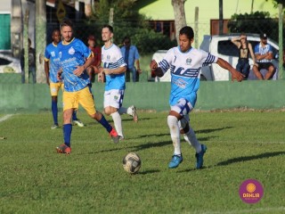 
<a style='margin-left: 5px;' class='btn btn-xs btn-social btn-facebook' href='https://www.facebook.com/sharer/sharer.php?u=https://www.boladovale.com.br/imgs/800-800-90/conteudo/fotos/1551/img1069.jpg' rel='popup' data-width='500' data-height='400'><i class='fa fa-facebook'></i>Compartilhar <span class='hidden-xs'>no Facebook</span>
</a> 
<a class='btn btn-default btn-xs' target='_blank' href='imgs/800-800-90/conteudo/fotos/1551/img1069.jpg'>
<span class='glyphicon glyphicon-cloud-download'></span> Salvar
</a> 
<span></span>