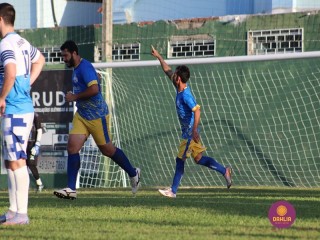 
<a style='margin-left: 5px;' class='btn btn-xs btn-social btn-facebook' href='https://www.facebook.com/sharer/sharer.php?u=https://www.boladovale.com.br/imgs/800-800-90/conteudo/fotos/1551/img1129.jpg' rel='popup' data-width='500' data-height='400'><i class='fa fa-facebook'></i>Compartilhar <span class='hidden-xs'>no Facebook</span>
</a> 
<a class='btn btn-default btn-xs' target='_blank' href='imgs/800-800-90/conteudo/fotos/1551/img1129.jpg'>
<span class='glyphicon glyphicon-cloud-download'></span> Salvar
</a> 
<span></span>