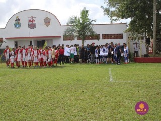 
<a style='margin-left: 5px;' class='btn btn-xs btn-social btn-facebook' href='https://www.facebook.com/sharer/sharer.php?u=https://www.boladovale.com.br/imgs/800-800-90/conteudo/fotos/1552/img1180.jpg' rel='popup' data-width='500' data-height='400'><i class='fa fa-facebook'></i>Compartilhar <span class='hidden-xs'>no Facebook</span>
</a> 
<a class='btn btn-default btn-xs' target='_blank' href='imgs/800-800-90/conteudo/fotos/1552/img1180.jpg'>
<span class='glyphicon glyphicon-cloud-download'></span> Salvar
</a> 
<span></span>