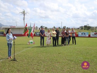
<a style='margin-left: 5px;' class='btn btn-xs btn-social btn-facebook' href='https://www.facebook.com/sharer/sharer.php?u=https://www.boladovale.com.br/imgs/800-800-90/conteudo/fotos/1552/img1193.jpg' rel='popup' data-width='500' data-height='400'><i class='fa fa-facebook'></i>Compartilhar <span class='hidden-xs'>no Facebook</span>
</a> 
<a class='btn btn-default btn-xs' target='_blank' href='imgs/800-800-90/conteudo/fotos/1552/img1193.jpg'>
<span class='glyphicon glyphicon-cloud-download'></span> Salvar
</a> 
<span></span>