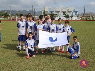 
<a style='margin-left: 5px;' class='btn btn-xs btn-social btn-facebook' href='https://www.facebook.com/sharer/sharer.php?u=https://www.boladovale.com.br/imgs/800-800-90/conteudo/fotos/1552/img1216.jpg' rel='popup' data-width='500' data-height='400'><i class='fa fa-facebook'></i>Compartilhar <span class='hidden-xs'>no Facebook</span>
</a> 
<a class='btn btn-default btn-xs' target='_blank' href='imgs/800-800-90/conteudo/fotos/1552/img1216.jpg'>
<span class='glyphicon glyphicon-cloud-download'></span> Salvar
</a> 
<span></span>