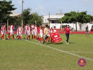 
<a style='margin-left: 5px;' class='btn btn-xs btn-social btn-facebook' href='https://www.facebook.com/sharer/sharer.php?u=https://www.boladovale.com.br/imgs/800-800-90/conteudo/fotos/1552/img1229.jpg' rel='popup' data-width='500' data-height='400'><i class='fa fa-facebook'></i>Compartilhar <span class='hidden-xs'>no Facebook</span>
</a> 
<a class='btn btn-default btn-xs' target='_blank' href='imgs/800-800-90/conteudo/fotos/1552/img1229.jpg'>
<span class='glyphicon glyphicon-cloud-download'></span> Salvar
</a> 
<span></span>
