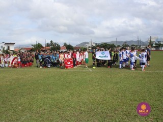 
<a style='margin-left: 5px;' class='btn btn-xs btn-social btn-facebook' href='https://www.facebook.com/sharer/sharer.php?u=https://www.boladovale.com.br/imgs/800-800-90/conteudo/fotos/1552/img1278.jpg' rel='popup' data-width='500' data-height='400'><i class='fa fa-facebook'></i>Compartilhar <span class='hidden-xs'>no Facebook</span>
</a> 
<a class='btn btn-default btn-xs' target='_blank' href='imgs/800-800-90/conteudo/fotos/1552/img1278.jpg'>
<span class='glyphicon glyphicon-cloud-download'></span> Salvar
</a> 
<span></span>