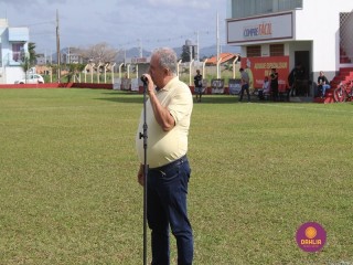 
<a style='margin-left: 5px;' class='btn btn-xs btn-social btn-facebook' href='https://www.facebook.com/sharer/sharer.php?u=https://www.boladovale.com.br/imgs/800-800-90/conteudo/fotos/1552/img1306.jpg' rel='popup' data-width='500' data-height='400'><i class='fa fa-facebook'></i>Compartilhar <span class='hidden-xs'>no Facebook</span>
</a> 
<a class='btn btn-default btn-xs' target='_blank' href='imgs/800-800-90/conteudo/fotos/1552/img1306.jpg'>
<span class='glyphicon glyphicon-cloud-download'></span> Salvar
</a> 
<span></span>