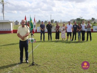 
<a style='margin-left: 5px;' class='btn btn-xs btn-social btn-facebook' href='https://www.facebook.com/sharer/sharer.php?u=https://www.boladovale.com.br/imgs/800-800-90/conteudo/fotos/1552/img1325.jpg' rel='popup' data-width='500' data-height='400'><i class='fa fa-facebook'></i>Compartilhar <span class='hidden-xs'>no Facebook</span>
</a> 
<a class='btn btn-default btn-xs' target='_blank' href='imgs/800-800-90/conteudo/fotos/1552/img1325.jpg'>
<span class='glyphicon glyphicon-cloud-download'></span> Salvar
</a> 
<span></span>