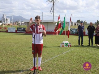 
<a style='margin-left: 5px;' class='btn btn-xs btn-social btn-facebook' href='https://www.facebook.com/sharer/sharer.php?u=https://www.boladovale.com.br/imgs/800-800-90/conteudo/fotos/1552/img1343.jpg' rel='popup' data-width='500' data-height='400'><i class='fa fa-facebook'></i>Compartilhar <span class='hidden-xs'>no Facebook</span>
</a> 
<a class='btn btn-default btn-xs' target='_blank' href='imgs/800-800-90/conteudo/fotos/1552/img1343.jpg'>
<span class='glyphicon glyphicon-cloud-download'></span> Salvar
</a> 
<span></span>