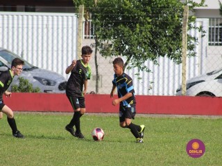 
<a style='margin-left: 5px;' class='btn btn-xs btn-social btn-facebook' href='https://www.facebook.com/sharer/sharer.php?u=https://www.boladovale.com.br/imgs/800-800-90/conteudo/fotos/1553/img1433.jpg' rel='popup' data-width='500' data-height='400'><i class='fa fa-facebook'></i>Compartilhar <span class='hidden-xs'>no Facebook</span>
</a> 
<a class='btn btn-default btn-xs' target='_blank' href='imgs/800-800-90/conteudo/fotos/1553/img1433.jpg'>
<span class='glyphicon glyphicon-cloud-download'></span> Salvar
</a> 
<span></span>