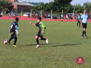 
<a style='margin-left: 5px;' class='btn btn-xs btn-social btn-facebook' href='https://www.facebook.com/sharer/sharer.php?u=https://www.boladovale.com.br/imgs/800-800-90/conteudo/fotos/1553/img1439.jpg' rel='popup' data-width='500' data-height='400'><i class='fa fa-facebook'></i>Compartilhar <span class='hidden-xs'>no Facebook</span>
</a> 
<a class='btn btn-default btn-xs' target='_blank' href='imgs/800-800-90/conteudo/fotos/1553/img1439.jpg'>
<span class='glyphicon glyphicon-cloud-download'></span> Salvar
</a> 
<span></span>