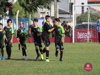 
<a style='margin-left: 5px;' class='btn btn-xs btn-social btn-facebook' href='https://www.facebook.com/sharer/sharer.php?u=https://www.boladovale.com.br/imgs/800-800-90/conteudo/fotos/1553/img1456.jpg' rel='popup' data-width='500' data-height='400'><i class='fa fa-facebook'></i>Compartilhar <span class='hidden-xs'>no Facebook</span>
</a> 
<a class='btn btn-default btn-xs' target='_blank' href='imgs/800-800-90/conteudo/fotos/1553/img1456.jpg'>
<span class='glyphicon glyphicon-cloud-download'></span> Salvar
</a> 
<span></span>