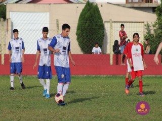 
<a style='margin-left: 5px;' class='btn btn-xs btn-social btn-facebook' href='https://www.facebook.com/sharer/sharer.php?u=https://www.boladovale.com.br/imgs/800-800-90/conteudo/fotos/1553/img1500.jpg' rel='popup' data-width='500' data-height='400'><i class='fa fa-facebook'></i>Compartilhar <span class='hidden-xs'>no Facebook</span>
</a> 
<a class='btn btn-default btn-xs' target='_blank' href='imgs/800-800-90/conteudo/fotos/1553/img1500.jpg'>
<span class='glyphicon glyphicon-cloud-download'></span> Salvar
</a> 
<span></span>