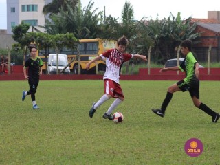 
<a style='margin-left: 5px;' class='btn btn-xs btn-social btn-facebook' href='https://www.facebook.com/sharer/sharer.php?u=https://www.boladovale.com.br/imgs/800-800-90/conteudo/fotos/1555/img1733.jpg' rel='popup' data-width='500' data-height='400'><i class='fa fa-facebook'></i>Compartilhar <span class='hidden-xs'>no Facebook</span>
</a> 
<a class='btn btn-default btn-xs' target='_blank' href='imgs/800-800-90/conteudo/fotos/1555/img1733.jpg'>
<span class='glyphicon glyphicon-cloud-download'></span> Salvar
</a> 
<span></span>