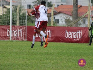 
<a style='margin-left: 5px;' class='btn btn-xs btn-social btn-facebook' href='https://www.facebook.com/sharer/sharer.php?u=https://www.boladovale.com.br/imgs/800-800-90/conteudo/fotos/1555/img1743.jpg' rel='popup' data-width='500' data-height='400'><i class='fa fa-facebook'></i>Compartilhar <span class='hidden-xs'>no Facebook</span>
</a> 
<a class='btn btn-default btn-xs' target='_blank' href='imgs/800-800-90/conteudo/fotos/1555/img1743.jpg'>
<span class='glyphicon glyphicon-cloud-download'></span> Salvar
</a> 
<span></span>