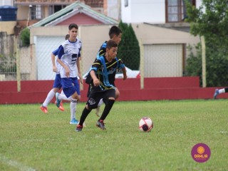 
<a style='margin-left: 5px;' class='btn btn-xs btn-social btn-facebook' href='https://www.facebook.com/sharer/sharer.php?u=https://www.boladovale.com.br/imgs/800-800-90/conteudo/fotos/1555/img1773.jpg' rel='popup' data-width='500' data-height='400'><i class='fa fa-facebook'></i>Compartilhar <span class='hidden-xs'>no Facebook</span>
</a> 
<a class='btn btn-default btn-xs' target='_blank' href='imgs/800-800-90/conteudo/fotos/1555/img1773.jpg'>
<span class='glyphicon glyphicon-cloud-download'></span> Salvar
</a> 
<span></span>