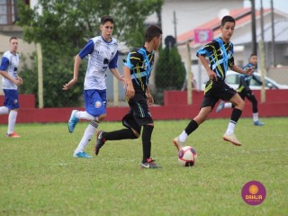 
<a style='margin-left: 5px;' class='btn btn-xs btn-social btn-facebook' href='https://www.facebook.com/sharer/sharer.php?u=https://www.boladovale.com.br/imgs/800-800-90/conteudo/fotos/1555/img1774.jpg' rel='popup' data-width='500' data-height='400'><i class='fa fa-facebook'></i>Compartilhar <span class='hidden-xs'>no Facebook</span>
</a> 
<a class='btn btn-default btn-xs' target='_blank' href='imgs/800-800-90/conteudo/fotos/1555/img1774.jpg'>
<span class='glyphicon glyphicon-cloud-download'></span> Salvar
</a> 
<span></span>