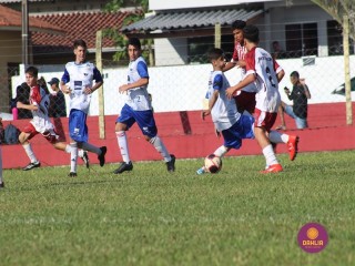 
<a style='margin-left: 5px;' class='btn btn-xs btn-social btn-facebook' href='https://www.facebook.com/sharer/sharer.php?u=https://www.boladovale.com.br/imgs/800-800-90/conteudo/fotos/1555/img1821.jpg' rel='popup' data-width='500' data-height='400'><i class='fa fa-facebook'></i>Compartilhar <span class='hidden-xs'>no Facebook</span>
</a> 
<a class='btn btn-default btn-xs' target='_blank' href='imgs/800-800-90/conteudo/fotos/1555/img1821.jpg'>
<span class='glyphicon glyphicon-cloud-download'></span> Salvar
</a> 
<span></span>
