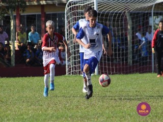
<a style='margin-left: 5px;' class='btn btn-xs btn-social btn-facebook' href='https://www.facebook.com/sharer/sharer.php?u=https://www.boladovale.com.br/imgs/800-800-90/conteudo/fotos/1555/img1826.jpg' rel='popup' data-width='500' data-height='400'><i class='fa fa-facebook'></i>Compartilhar <span class='hidden-xs'>no Facebook</span>
</a> 
<a class='btn btn-default btn-xs' target='_blank' href='imgs/800-800-90/conteudo/fotos/1555/img1826.jpg'>
<span class='glyphicon glyphicon-cloud-download'></span> Salvar
</a> 
<span></span>