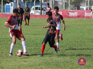 
<a style='margin-left: 5px;' class='btn btn-xs btn-social btn-facebook' href='https://www.facebook.com/sharer/sharer.php?u=https://www.boladovale.com.br/imgs/800-800-90/conteudo/fotos/1556/img1922.jpg' rel='popup' data-width='500' data-height='400'><i class='fa fa-facebook'></i>Compartilhar <span class='hidden-xs'>no Facebook</span>
</a> 
<a class='btn btn-default btn-xs' target='_blank' href='imgs/800-800-90/conteudo/fotos/1556/img1922.jpg'>
<span class='glyphicon glyphicon-cloud-download'></span> Salvar
</a> 
<span></span>
