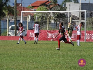 
<a style='margin-left: 5px;' class='btn btn-xs btn-social btn-facebook' href='https://www.facebook.com/sharer/sharer.php?u=https://www.boladovale.com.br/imgs/800-800-90/conteudo/fotos/1556/img1926.jpg' rel='popup' data-width='500' data-height='400'><i class='fa fa-facebook'></i>Compartilhar <span class='hidden-xs'>no Facebook</span>
</a> 
<a class='btn btn-default btn-xs' target='_blank' href='imgs/800-800-90/conteudo/fotos/1556/img1926.jpg'>
<span class='glyphicon glyphicon-cloud-download'></span> Salvar
</a> 
<span></span>