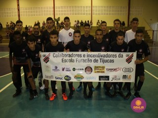 
<a style='margin-left: 5px;' class='btn btn-xs btn-social btn-facebook' href='https://www.facebook.com/sharer/sharer.php?u=https://www.boladovale.com.br/imgs/800-800-90/conteudo/fotos/1557/img1947.jpg' rel='popup' data-width='500' data-height='400'><i class='fa fa-facebook'></i>Compartilhar <span class='hidden-xs'>no Facebook</span>
</a> 
<a class='btn btn-default btn-xs' target='_blank' href='imgs/800-800-90/conteudo/fotos/1557/img1947.jpg'>
<span class='glyphicon glyphicon-cloud-download'></span> Salvar
</a> 
<span></span>