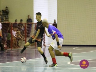 
<a style='margin-left: 5px;' class='btn btn-xs btn-social btn-facebook' href='https://www.facebook.com/sharer/sharer.php?u=https://www.boladovale.com.br/imgs/800-800-90/conteudo/fotos/1557/img2011.jpg' rel='popup' data-width='500' data-height='400'><i class='fa fa-facebook'></i>Compartilhar <span class='hidden-xs'>no Facebook</span>
</a> 
<a class='btn btn-default btn-xs' target='_blank' href='imgs/800-800-90/conteudo/fotos/1557/img2011.jpg'>
<span class='glyphicon glyphicon-cloud-download'></span> Salvar
</a> 
<span></span>