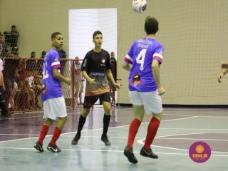 
<a style='margin-left: 5px;' class='btn btn-xs btn-social btn-facebook' href='https://www.facebook.com/sharer/sharer.php?u=https://www.boladovale.com.br/imgs/800-800-90/conteudo/fotos/1557/img2012.jpg' rel='popup' data-width='500' data-height='400'><i class='fa fa-facebook'></i>Compartilhar <span class='hidden-xs'>no Facebook</span>
</a> 
<a class='btn btn-default btn-xs' target='_blank' href='imgs/800-800-90/conteudo/fotos/1557/img2012.jpg'>
<span class='glyphicon glyphicon-cloud-download'></span> Salvar
</a> 
<span></span>