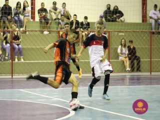 
<a style='margin-left: 5px;' class='btn btn-xs btn-social btn-facebook' href='https://www.facebook.com/sharer/sharer.php?u=https://www.boladovale.com.br/imgs/800-800-90/conteudo/fotos/1558/img2070.jpg' rel='popup' data-width='500' data-height='400'><i class='fa fa-facebook'></i>Compartilhar <span class='hidden-xs'>no Facebook</span>
</a> 
<a class='btn btn-default btn-xs' target='_blank' href='imgs/800-800-90/conteudo/fotos/1558/img2070.jpg'>
<span class='glyphicon glyphicon-cloud-download'></span> Salvar
</a> 
<span></span>