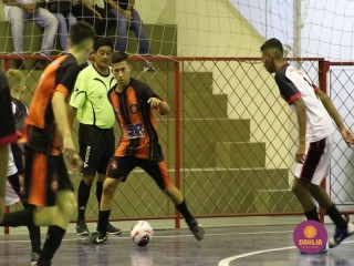 
<a style='margin-left: 5px;' class='btn btn-xs btn-social btn-facebook' href='https://www.facebook.com/sharer/sharer.php?u=https://www.boladovale.com.br/imgs/800-800-90/conteudo/fotos/1558/img2087.jpg' rel='popup' data-width='500' data-height='400'><i class='fa fa-facebook'></i>Compartilhar <span class='hidden-xs'>no Facebook</span>
</a> 
<a class='btn btn-default btn-xs' target='_blank' href='imgs/800-800-90/conteudo/fotos/1558/img2087.jpg'>
<span class='glyphicon glyphicon-cloud-download'></span> Salvar
</a> 
<span></span>